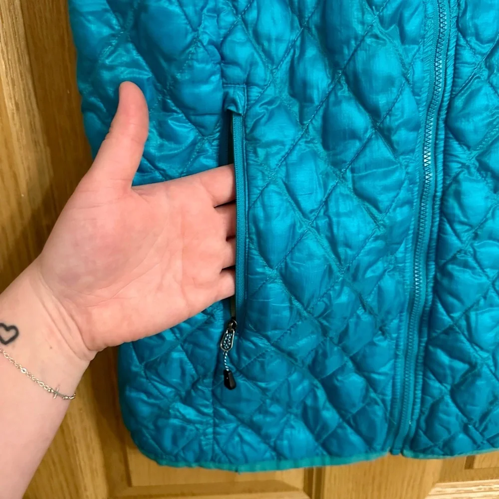 The North Face Women’s Turquoise Quilted Vest - Size S - Picture 3 of 7